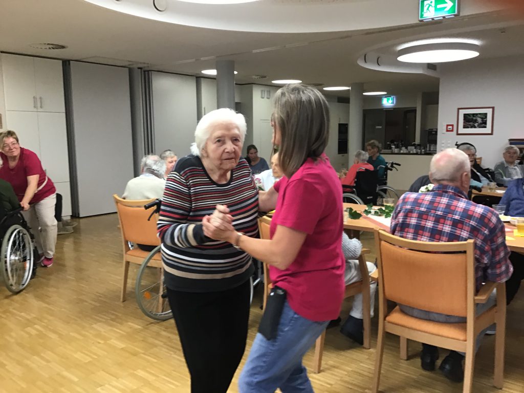 Tanzkaffee im Oktober