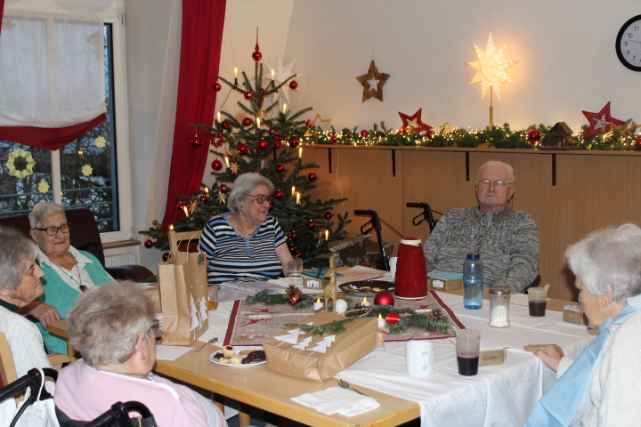 Weihnachtsfeiern auf allen Wohnbereichen