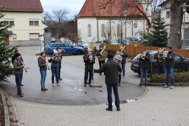 Weihnachtsmusik mit der Kraiburger Blaskapelle